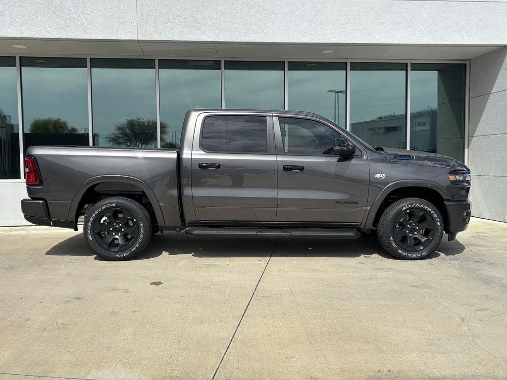 RAM 1500 Big Horn Crew Cab SWB 4WD 2026