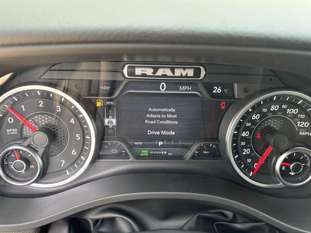 RAM 1500 Big Horn Crew Cab SWB 4WD 2026