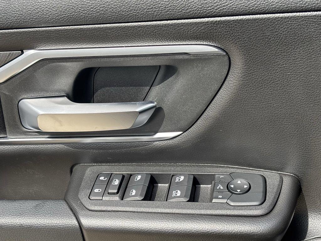 RAM 1500 Big Horn Crew Cab SWB 4WD 2026