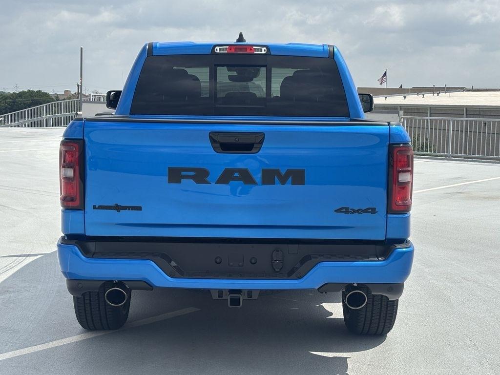RAM 1500 Big Horn Crew Cab SWB 4WD 2026