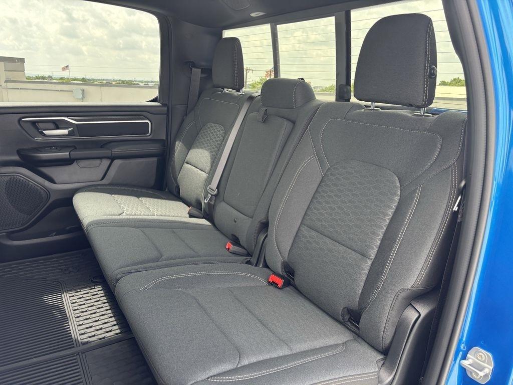 RAM 1500 Big Horn Crew Cab SWB 4WD 2026