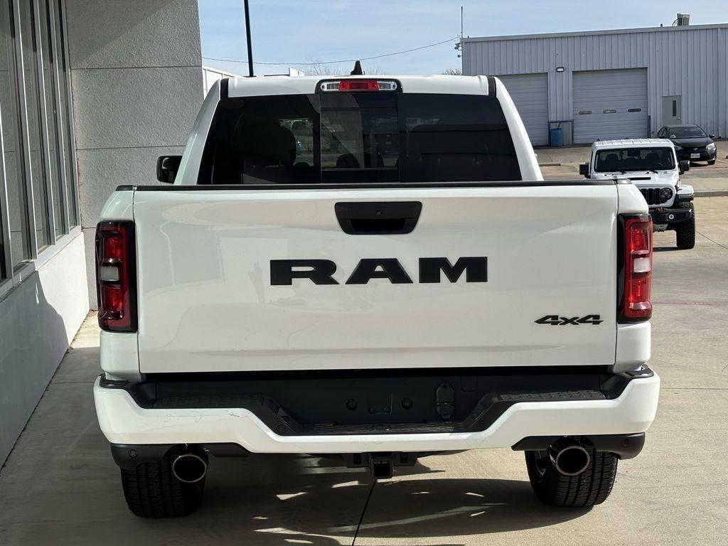 RAM 1500 Tradesman Crew Cab SWB 4WD 2026