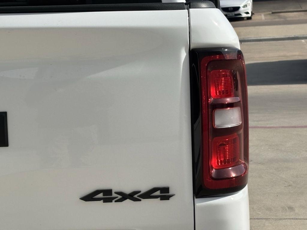 RAM 1500 Tradesman Crew Cab SWB 4WD 2026