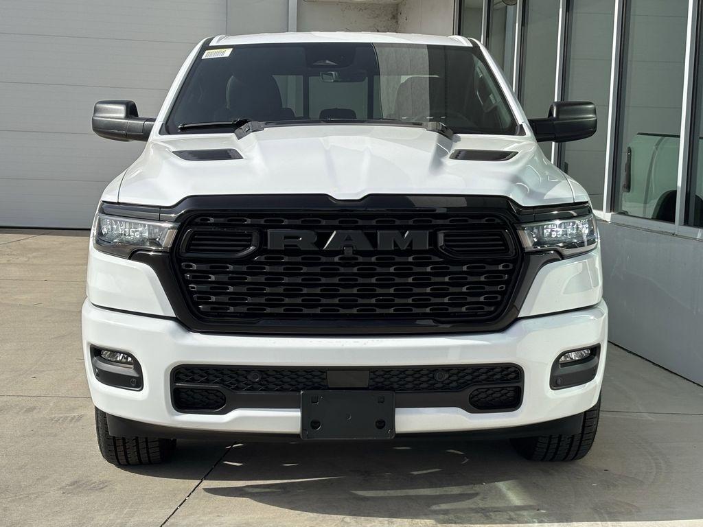 RAM 1500 Tradesman Crew Cab SWB 4WD 2026