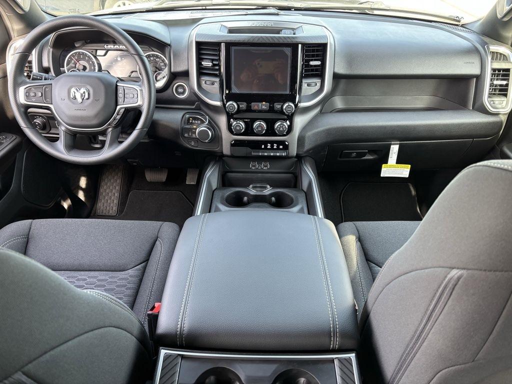 RAM 1500 Tradesman Crew Cab SWB 4WD 2026