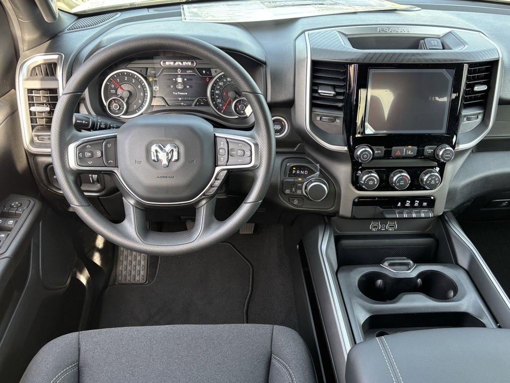 RAM 1500 Tradesman Crew Cab SWB 4WD 2026