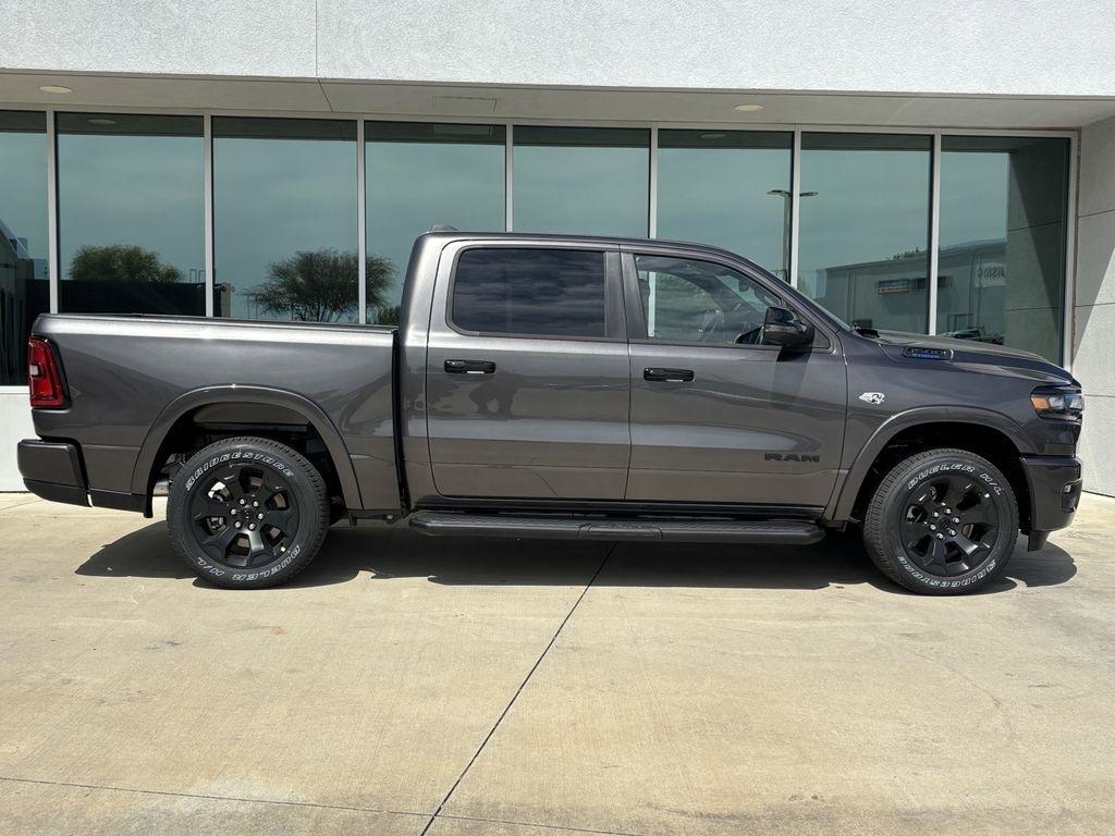 RAM 1500 Big Horn Crew Cab SWB 4WD 2026