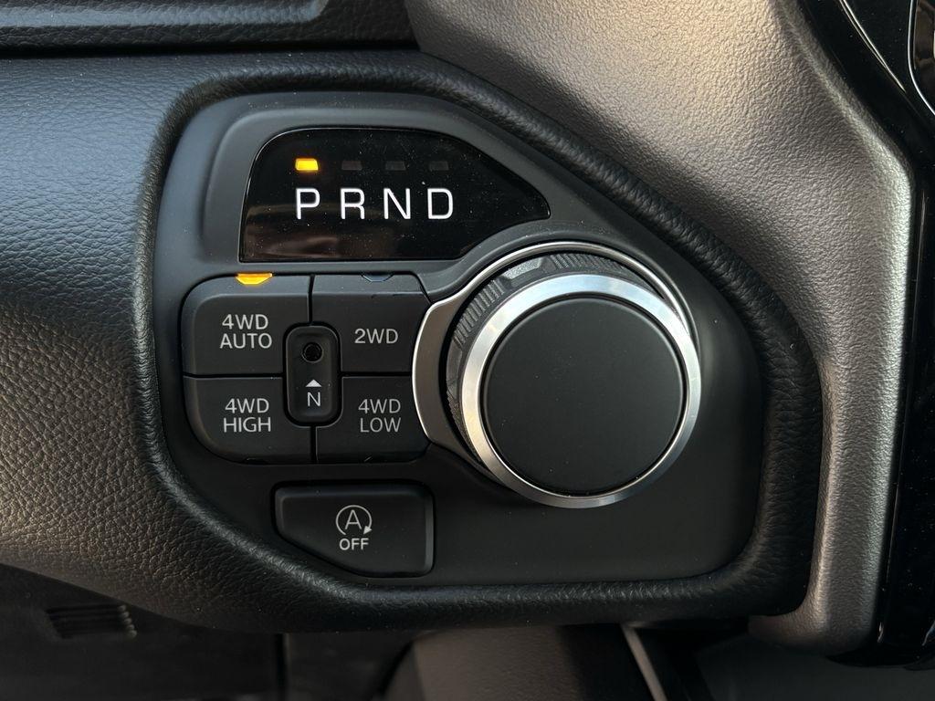 RAM 1500 Big Horn Crew Cab SWB 4WD 2026