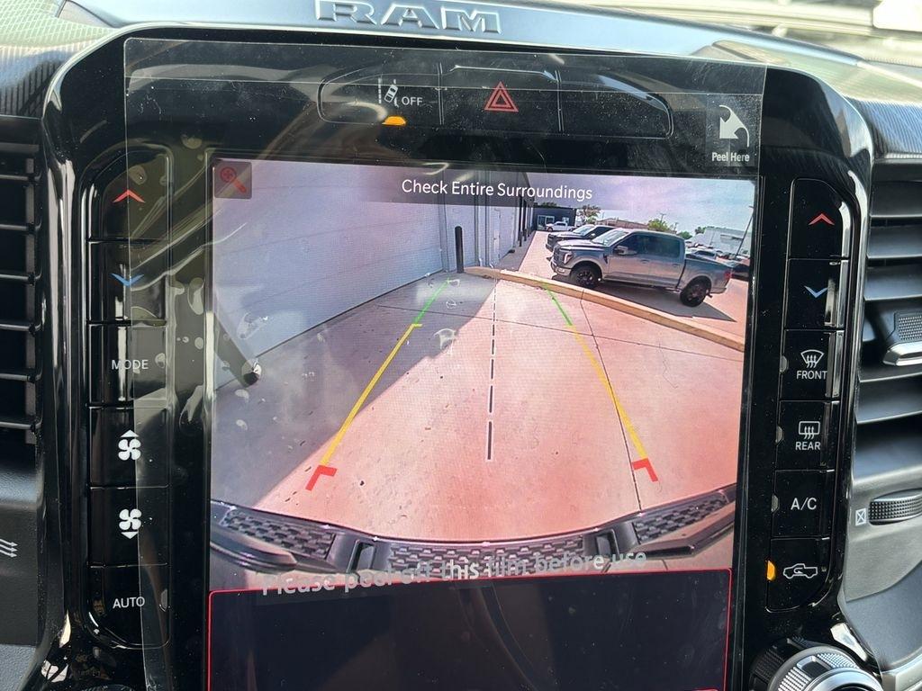 RAM 1500 Big Horn Crew Cab SWB 4WD 2026