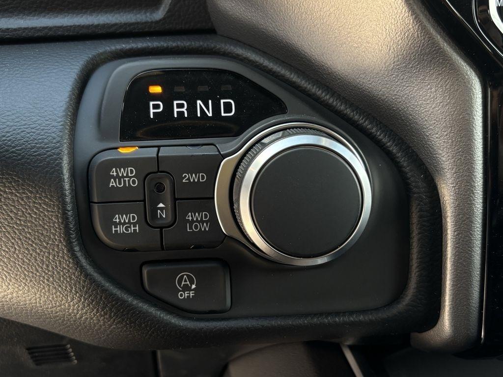 RAM 1500 Big Horn Crew Cab SWB 4WD 2026