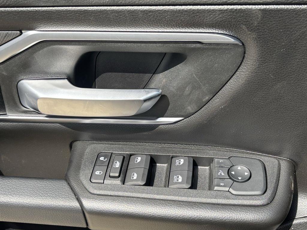 RAM 1500 Big Horn Crew Cab SWB 4WD 2026