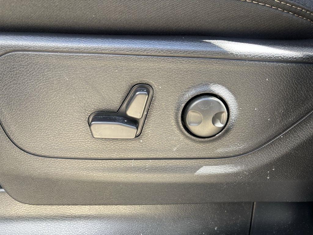 RAM 1500 Big Horn Crew Cab SWB 4WD 2026