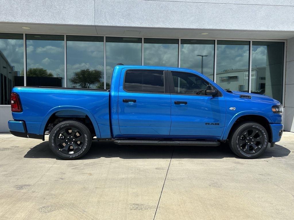 RAM 1500 Big Horn Crew Cab SWB 4WD 2026