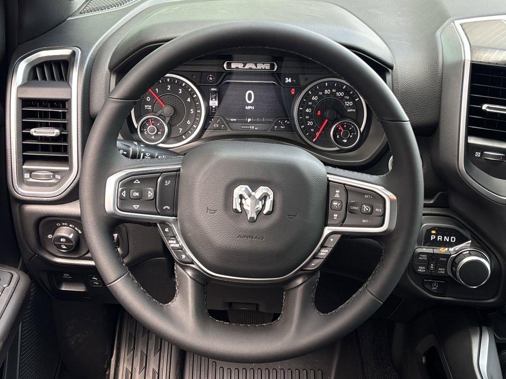 RAM 1500 Big Horn Crew Cab SWB 4WD 2026