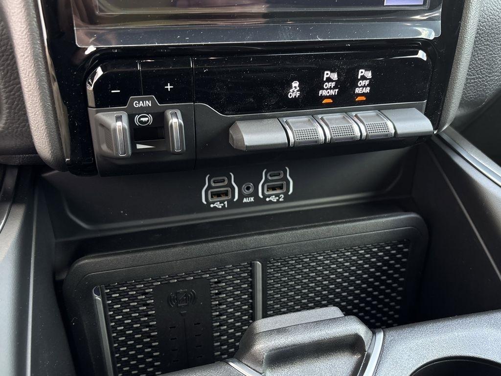 RAM 1500 Big Horn Crew Cab SWB 4WD 2026