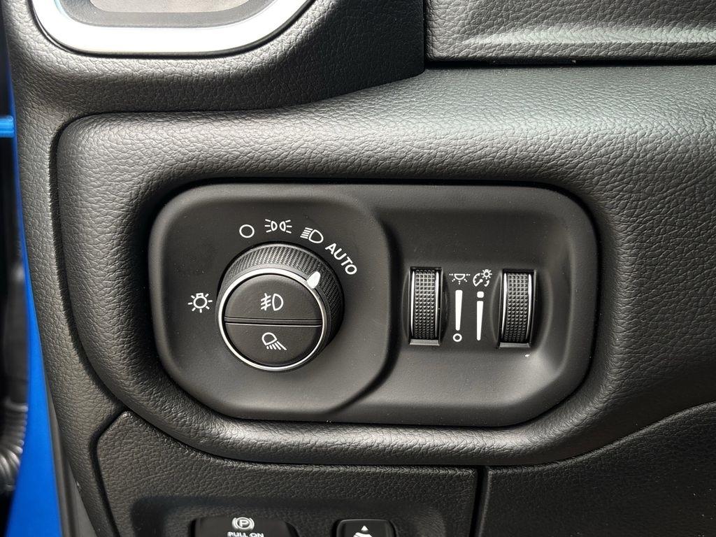 RAM 1500 Big Horn Crew Cab SWB 4WD 2026
