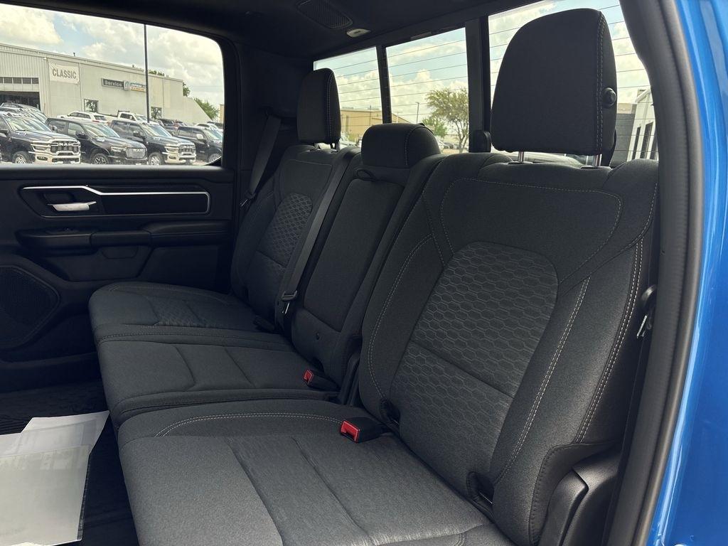 RAM 1500 Big Horn Crew Cab SWB 4WD 2026