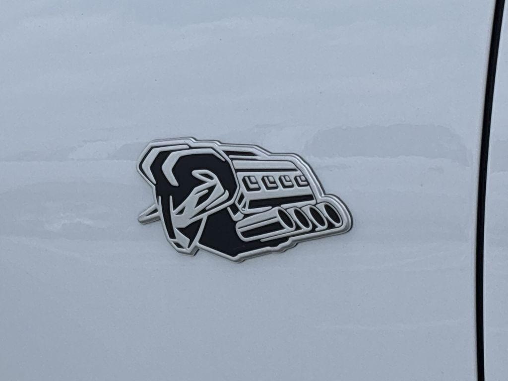 RAM 1500 Tradesman Crew Cab SWB 4WD 2026