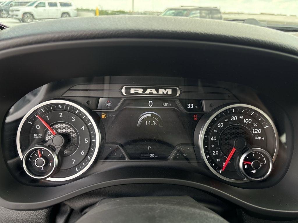 RAM 1500 Tradesman Crew Cab SWB 4WD 2026