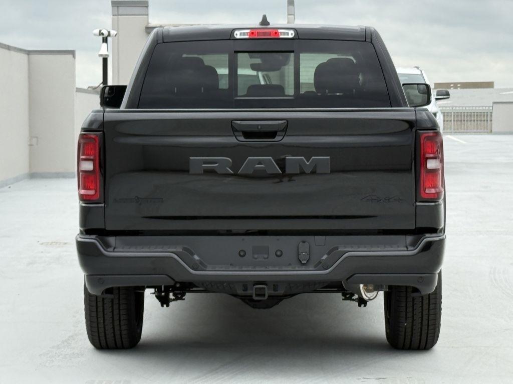 RAM 1500 Big Horn Crew Cab SWB 4WD 2026