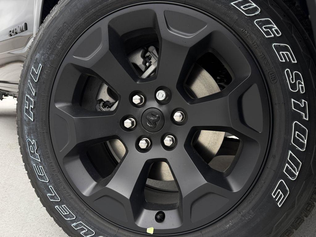 RAM 1500 Big Horn Crew Cab SWB 4WD 2026