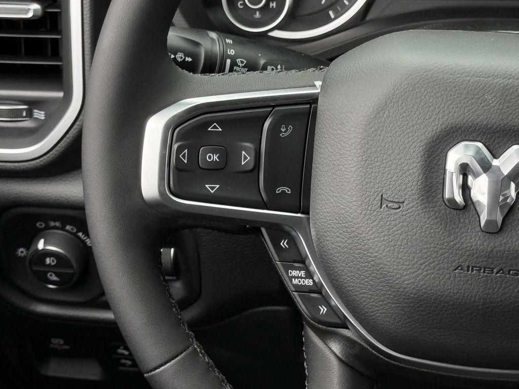RAM 1500 Big Horn Crew Cab SWB 4WD 2026