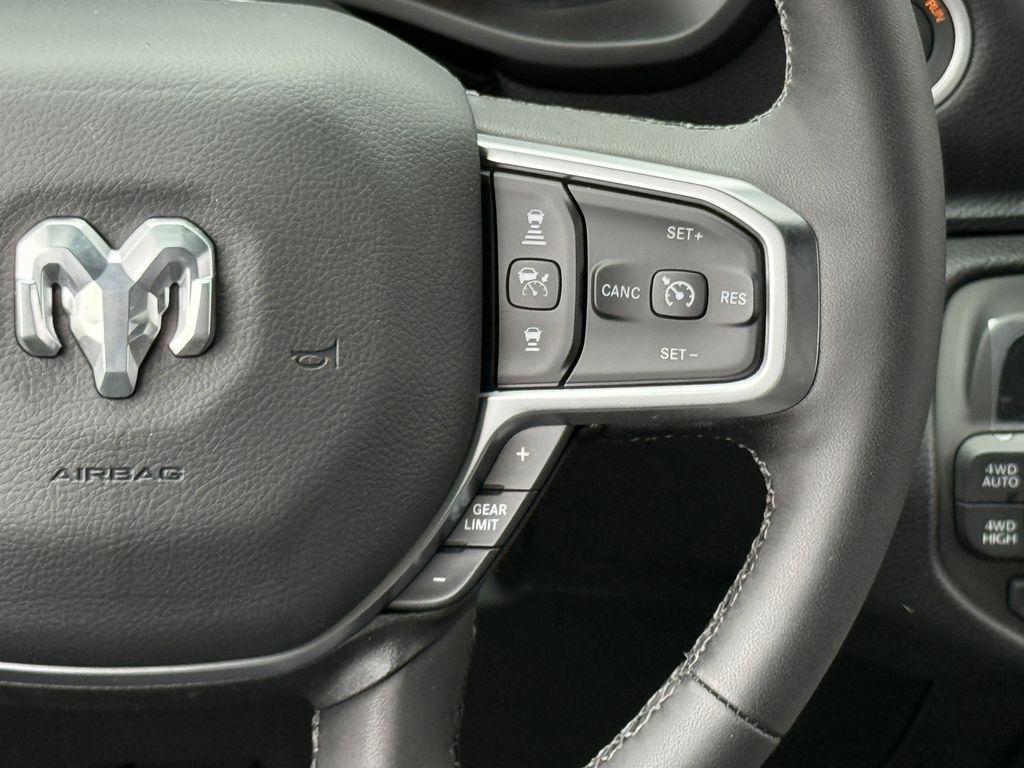 RAM 1500 Big Horn Crew Cab SWB 4WD 2026