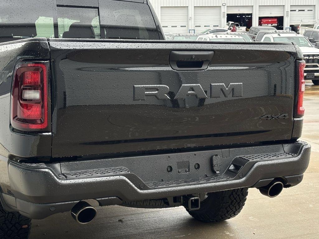 RAM 1500 Tradesman Crew Cab SWB 4WD 2026