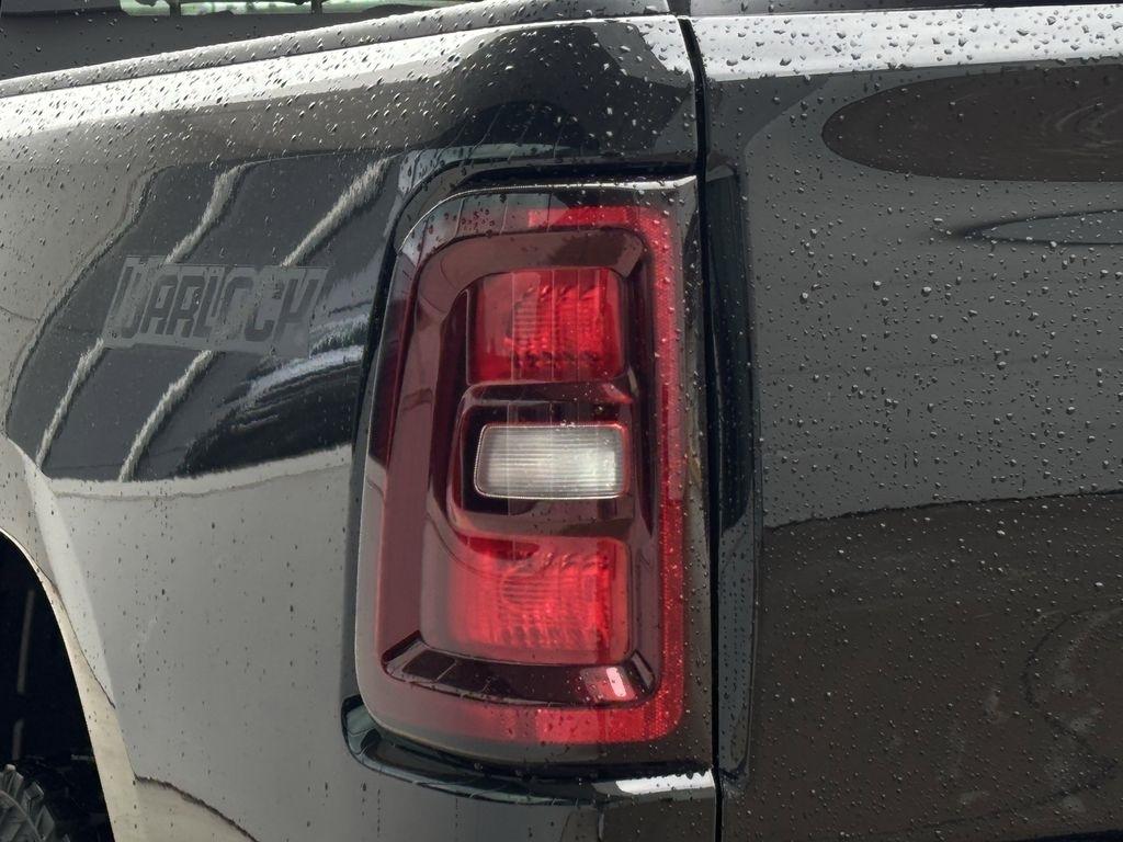 RAM 1500 Tradesman Crew Cab SWB 4WD 2026