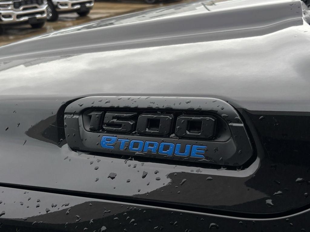 RAM 1500 Tradesman Crew Cab SWB 4WD 2026