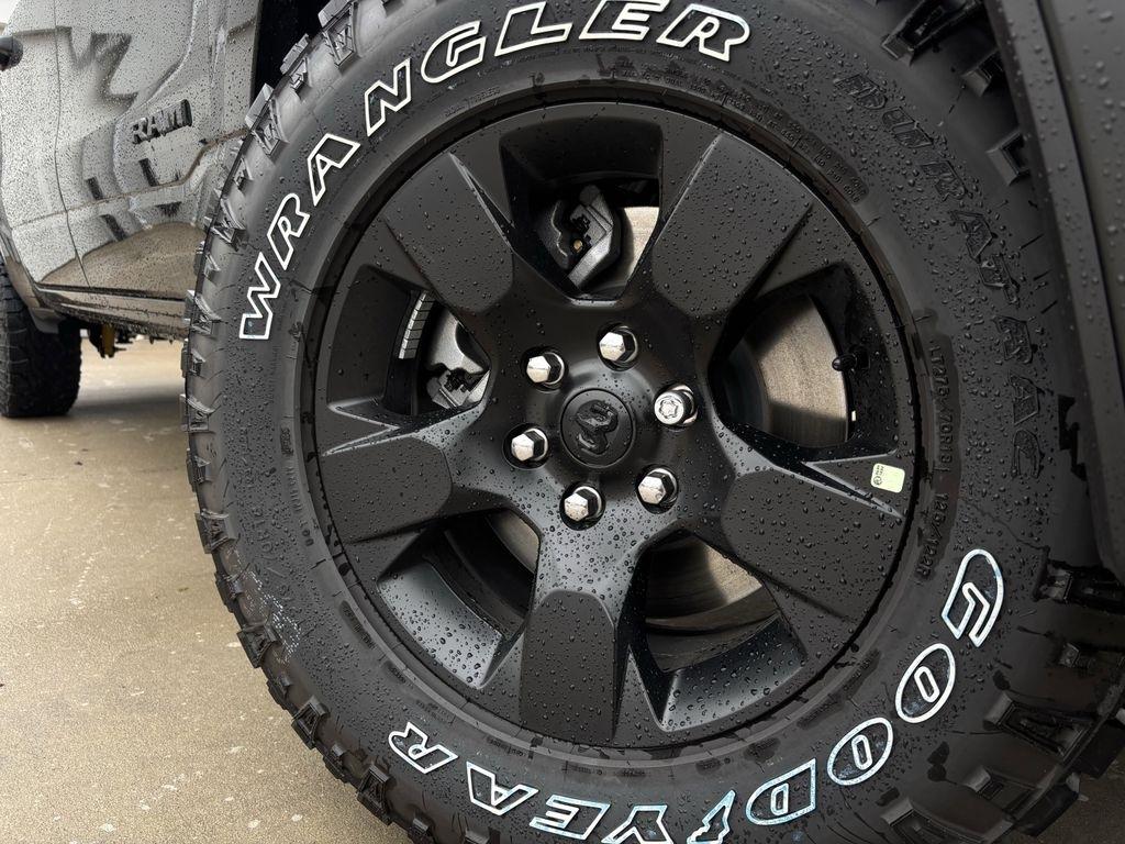 RAM 1500 Tradesman Crew Cab SWB 4WD 2026
