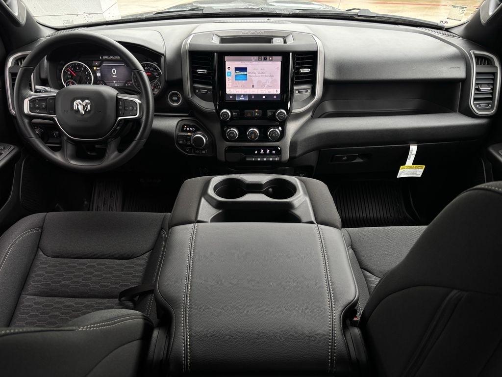 RAM 1500 Tradesman Crew Cab SWB 4WD 2026