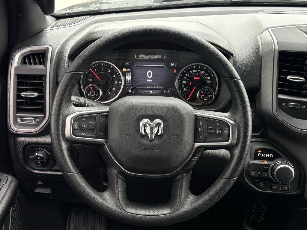RAM 1500 Tradesman Crew Cab SWB 4WD 2026