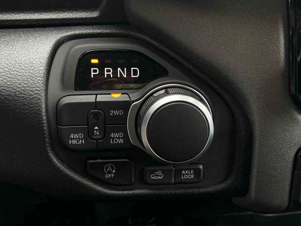 RAM 1500 Tradesman Crew Cab SWB 4WD 2026