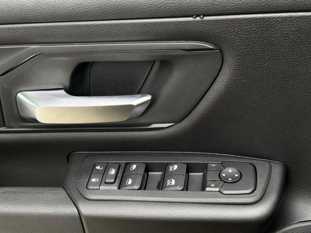 RAM 1500 Tradesman Crew Cab SWB 4WD 2026