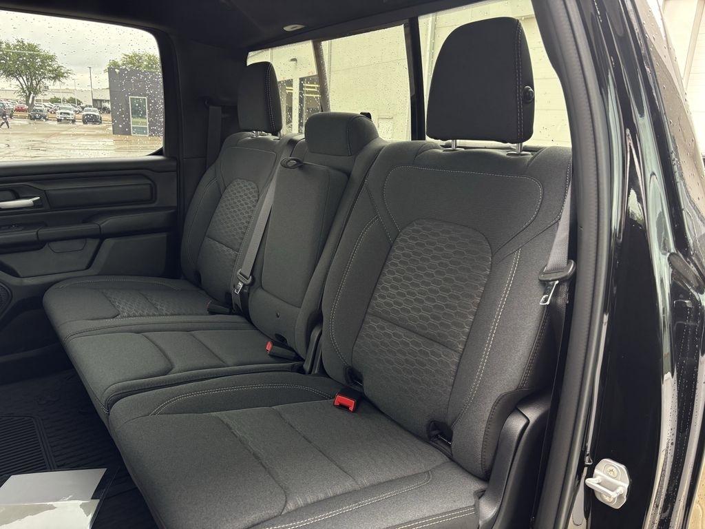 RAM 1500 Tradesman Crew Cab SWB 4WD 2026