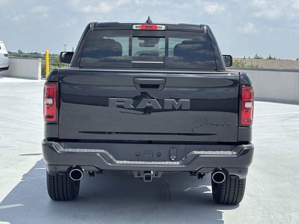 RAM 1500 Tradesman Crew Cab SWB 4WD 2026