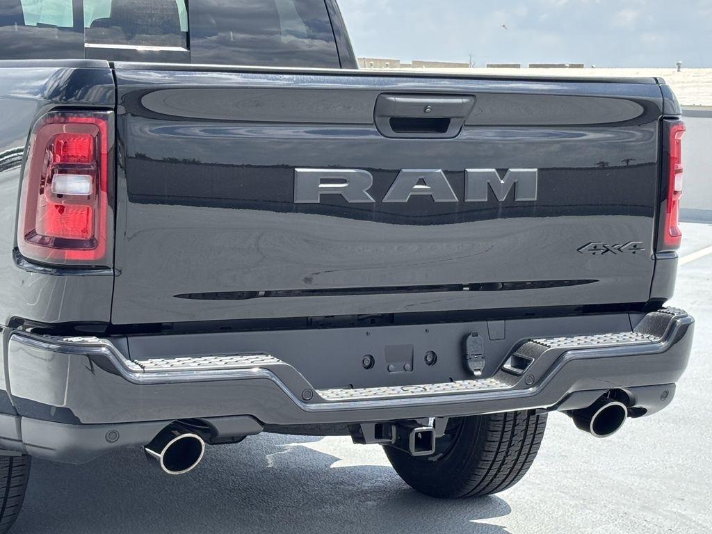RAM 1500 Tradesman Crew Cab SWB 4WD 2026