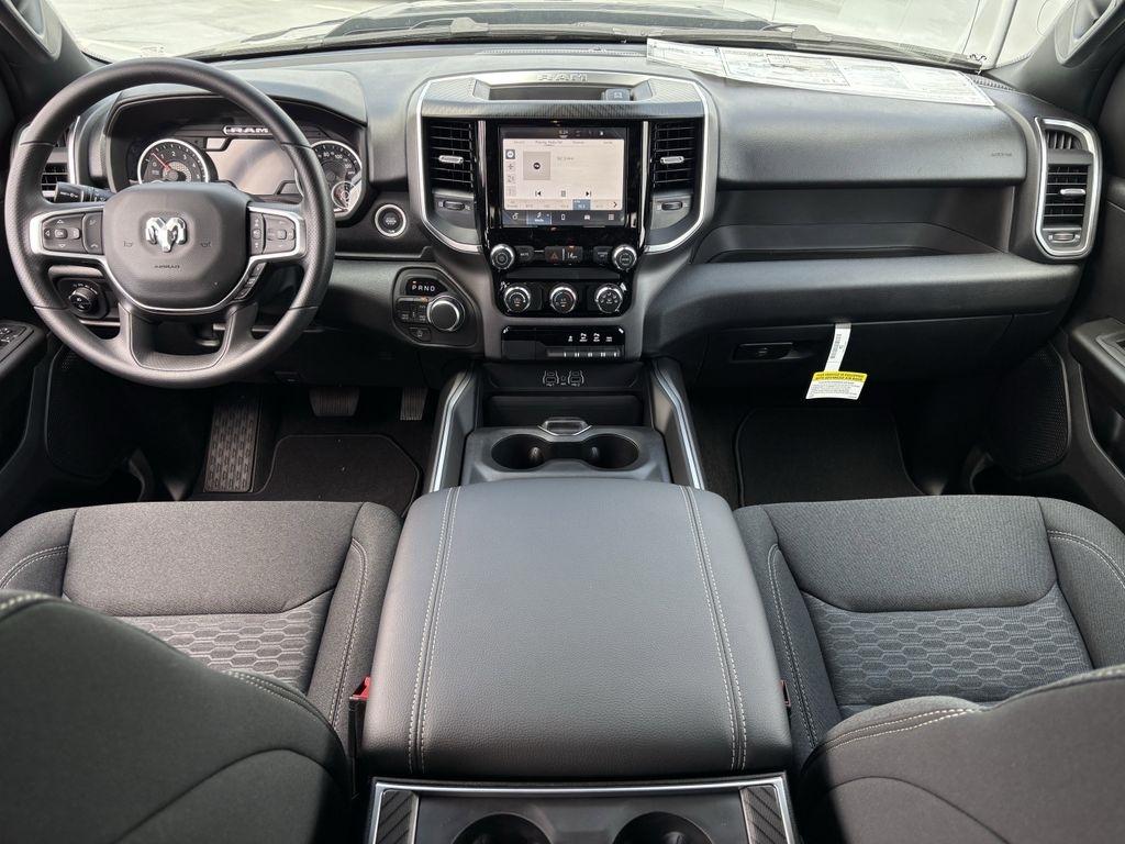 RAM 1500 Tradesman Crew Cab SWB 4WD 2026