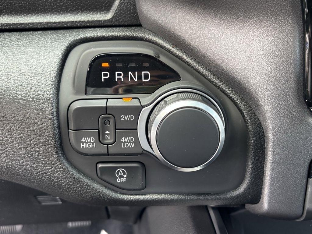 RAM 1500 Tradesman Crew Cab SWB 4WD 2026