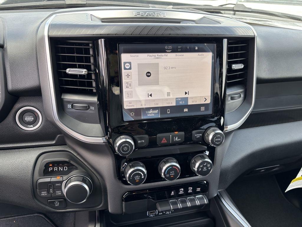 RAM 1500 Tradesman Crew Cab SWB 4WD 2026