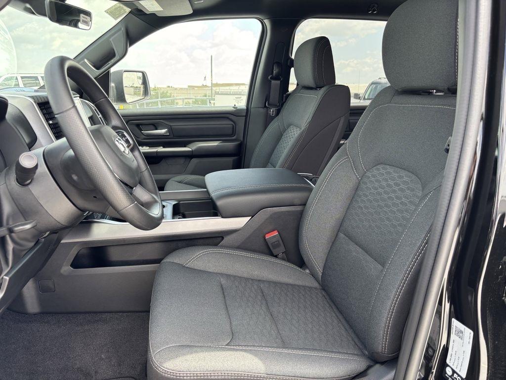 RAM 1500 Tradesman Crew Cab SWB 4WD 2026
