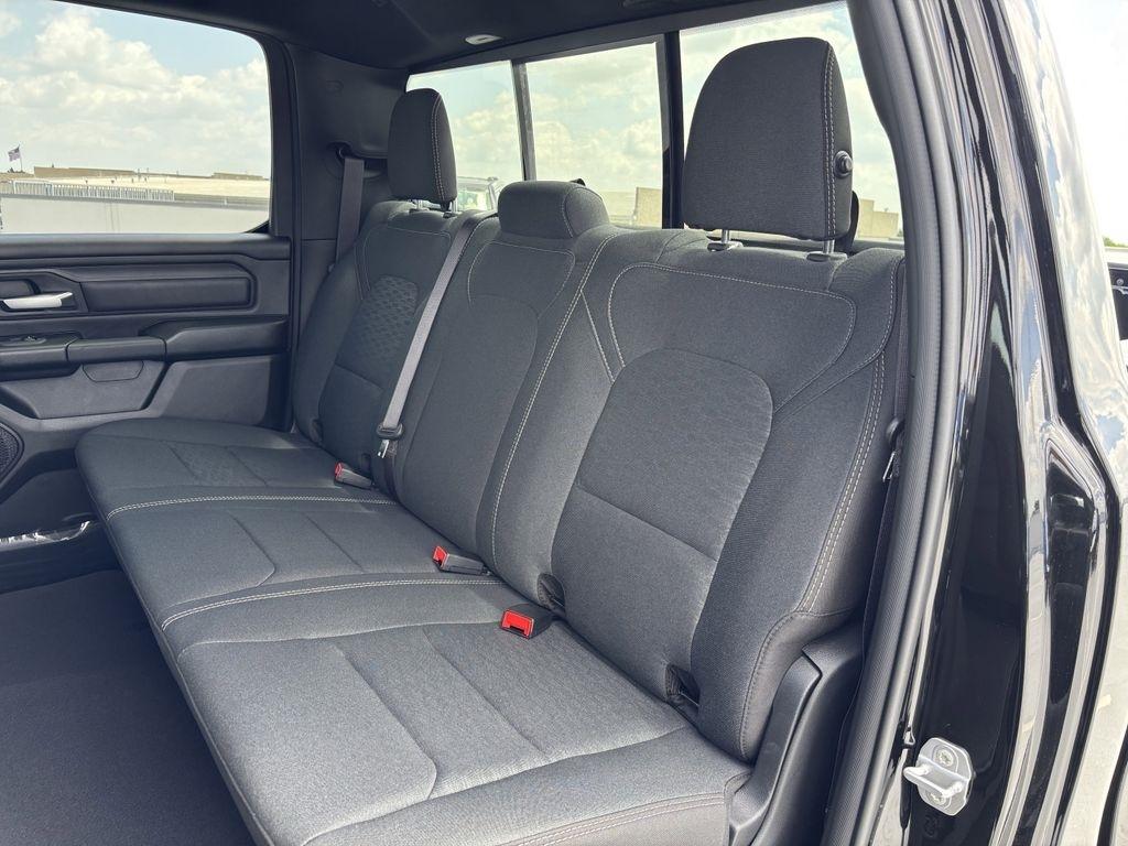 RAM 1500 Tradesman Crew Cab SWB 4WD 2026