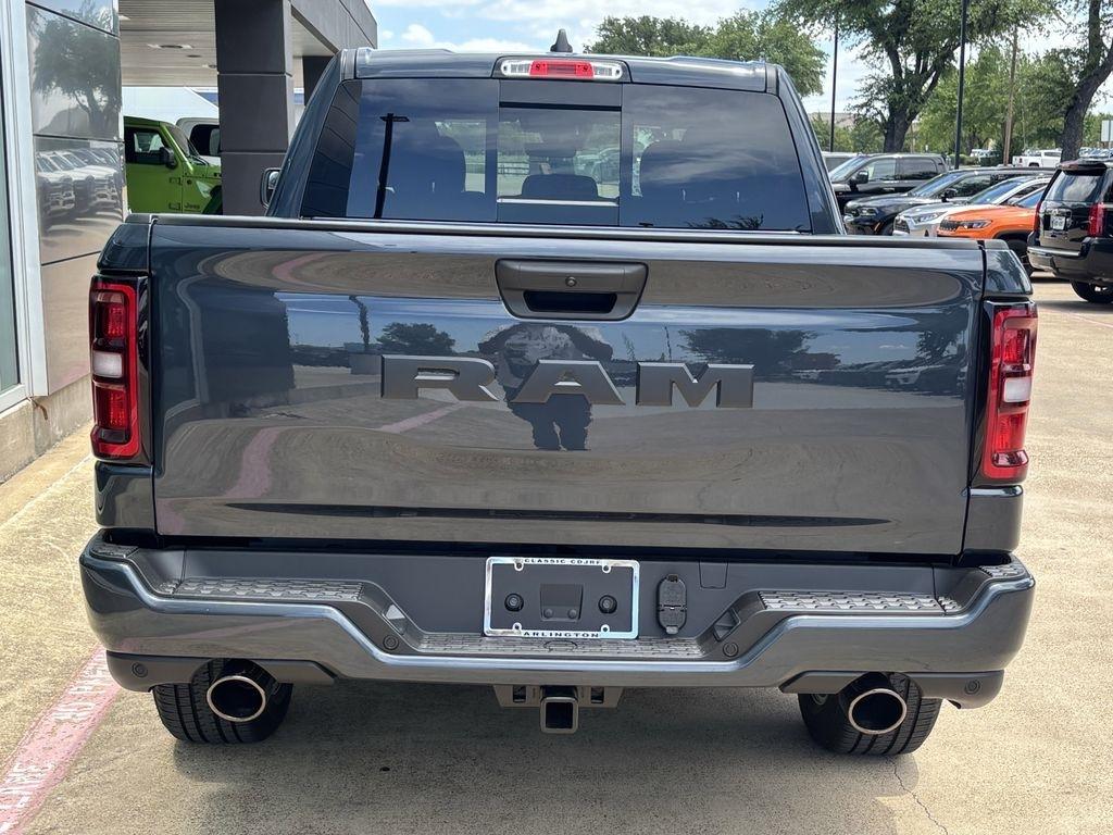 RAM 1500 Tradesman Crew Cab SWB 2WD 2026