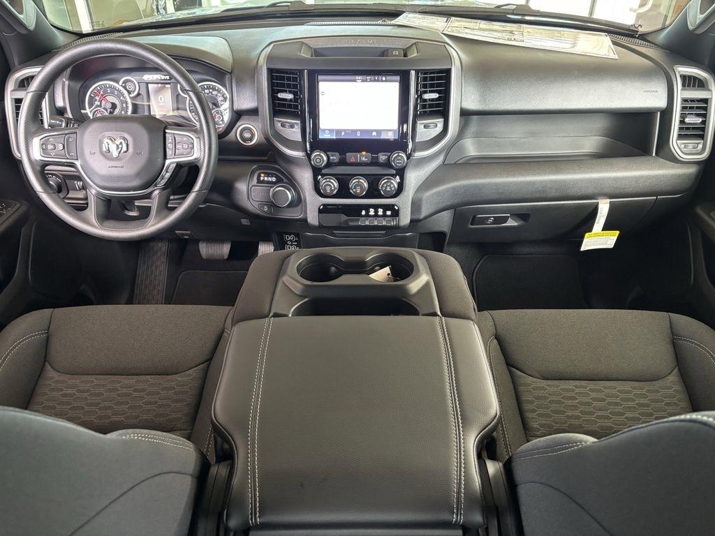 RAM 1500 Tradesman Crew Cab SWB 2WD 2026