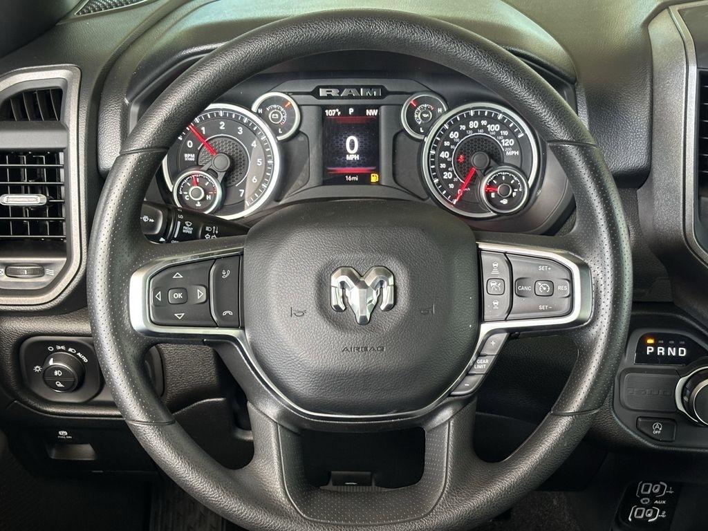 RAM 1500 Tradesman Crew Cab SWB 2WD 2026