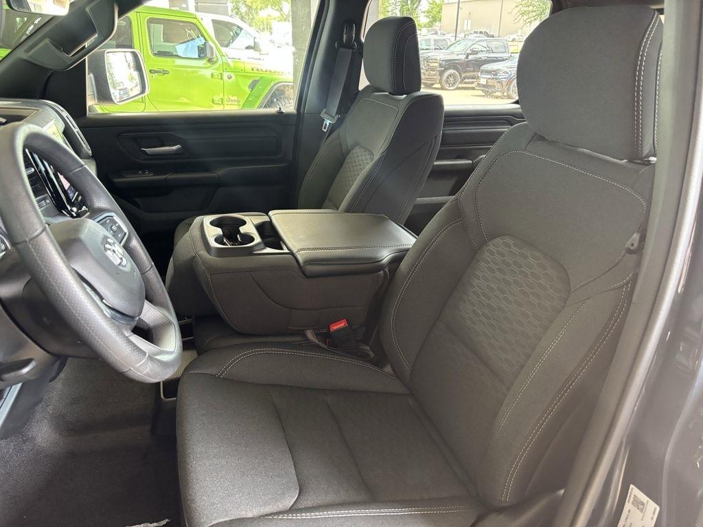 RAM 1500 Tradesman Crew Cab SWB 2WD 2026