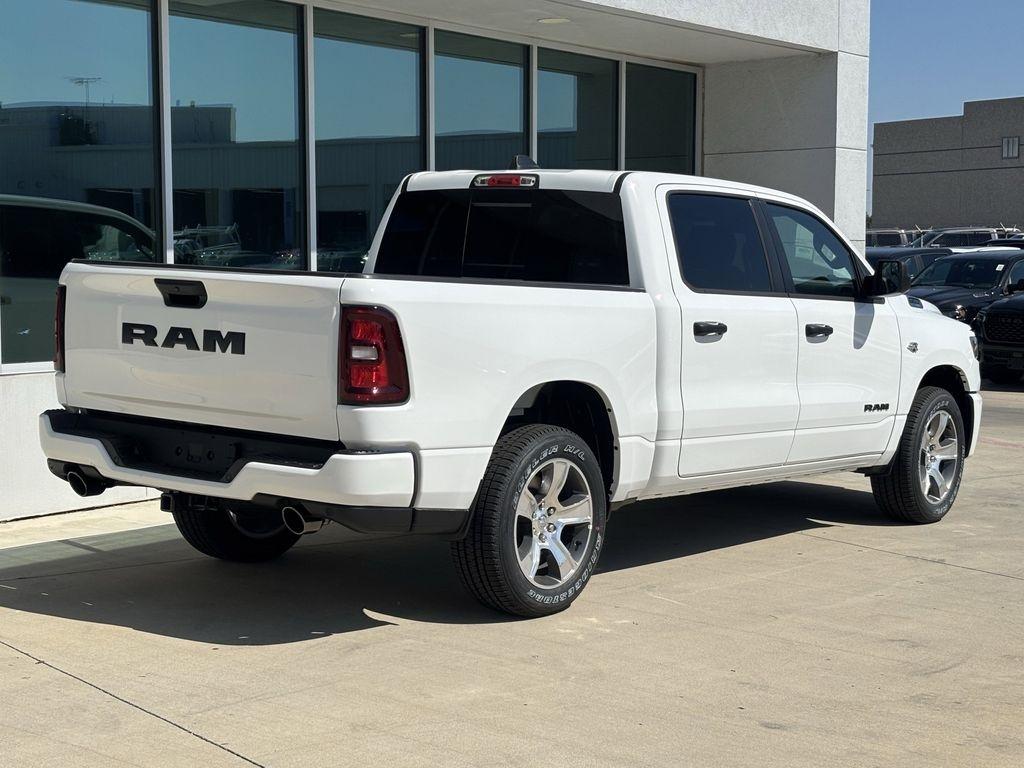RAM 1500 Tradesman Crew Cab SWB 2WD 2026