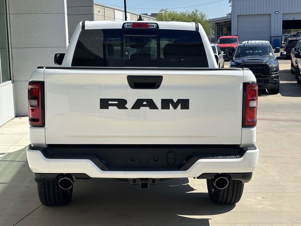 RAM 1500 Tradesman Crew Cab SWB 2WD 2026