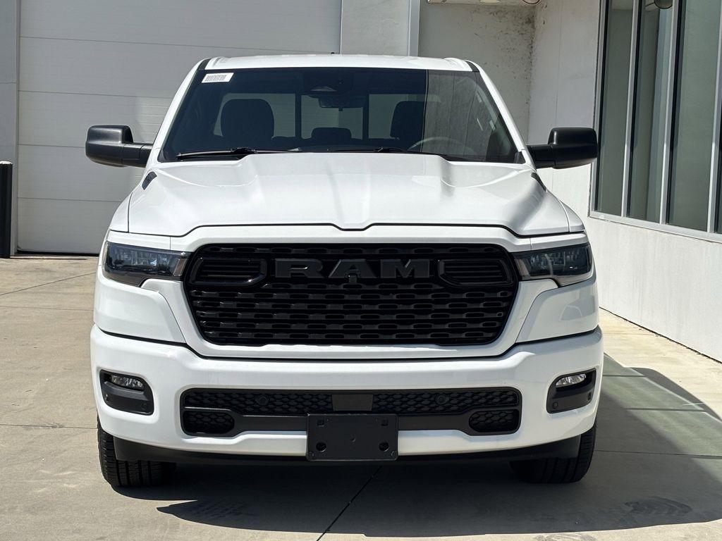 RAM 1500 Tradesman Crew Cab SWB 2WD 2026